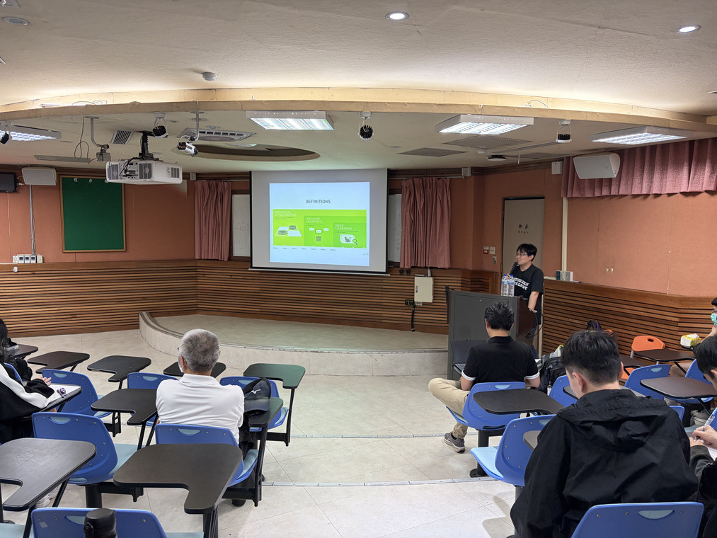 [Lecture & Seminar] Challenges of Digital Twin Learning for Deep Learning Based Intelligent RoboticsImage